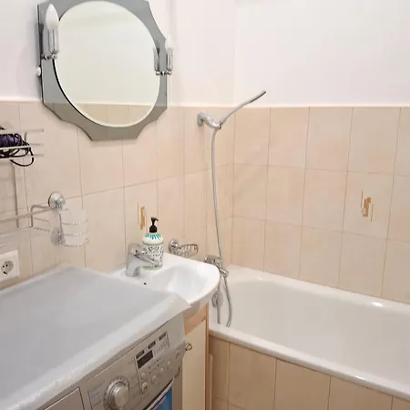 Milaapart Stteodor * Λβιβ